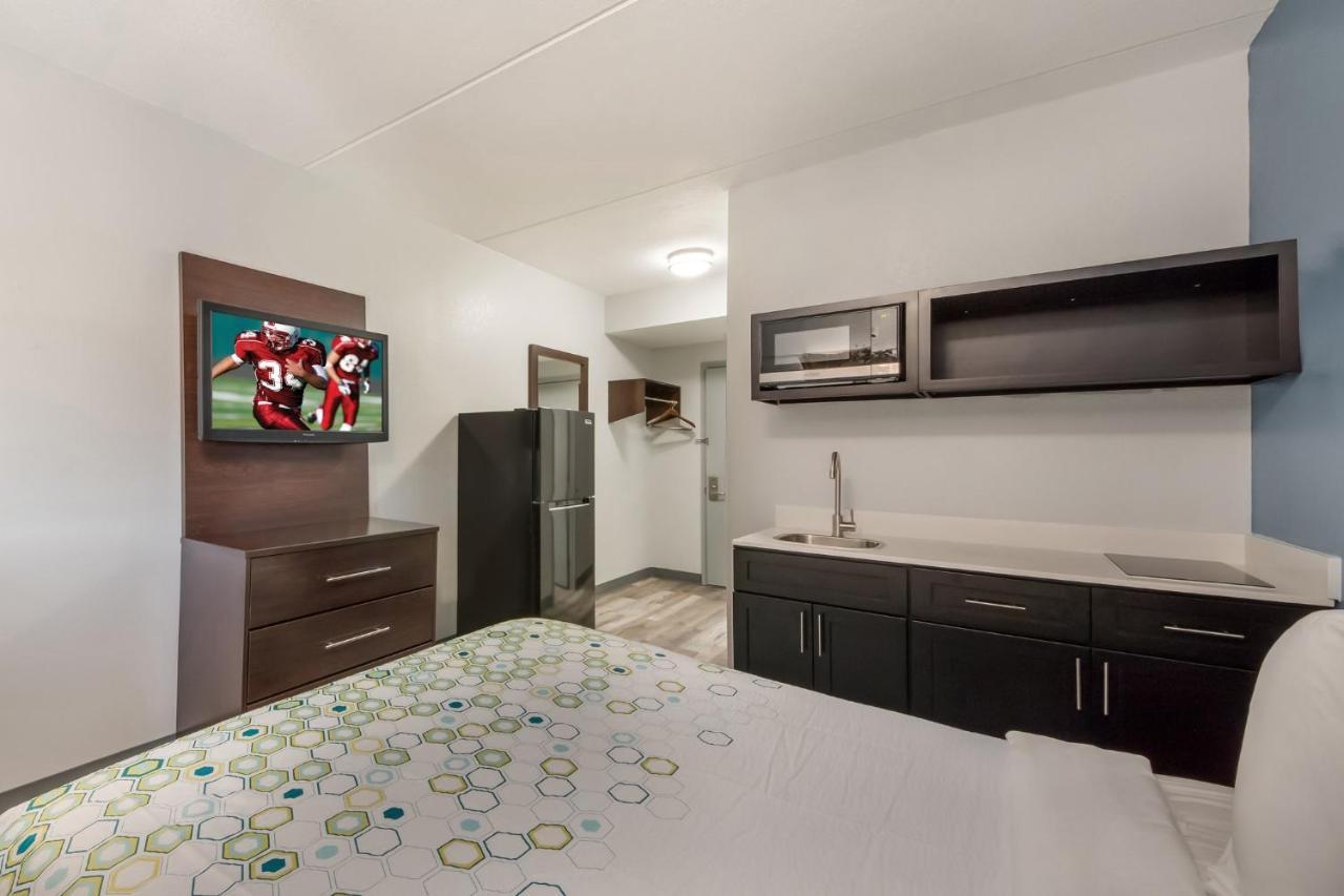Hometowne Studios By Red Roof San Antonio - Seaworld Northwest Dış mekan fotoğraf
